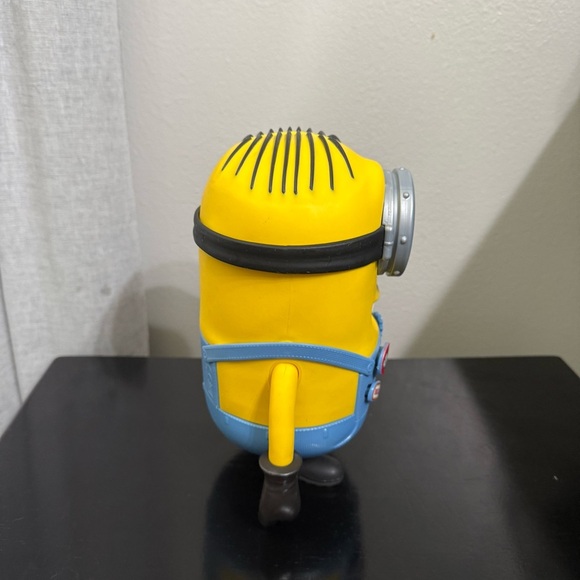 Minions 2019 The Rise Of Gru Real Live Stuart 8" Sound Animated Eye WORKS - Picture 4 of 7